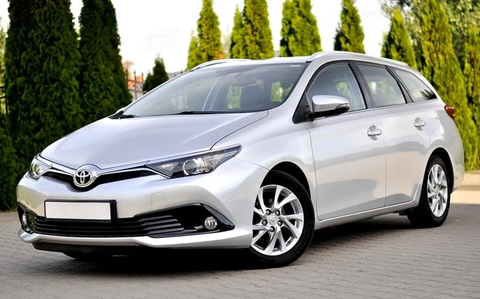 Toyota Auris cena 45900 przebieg: 142000, rok produkcji 2017 z Maków Podhalański małe 781